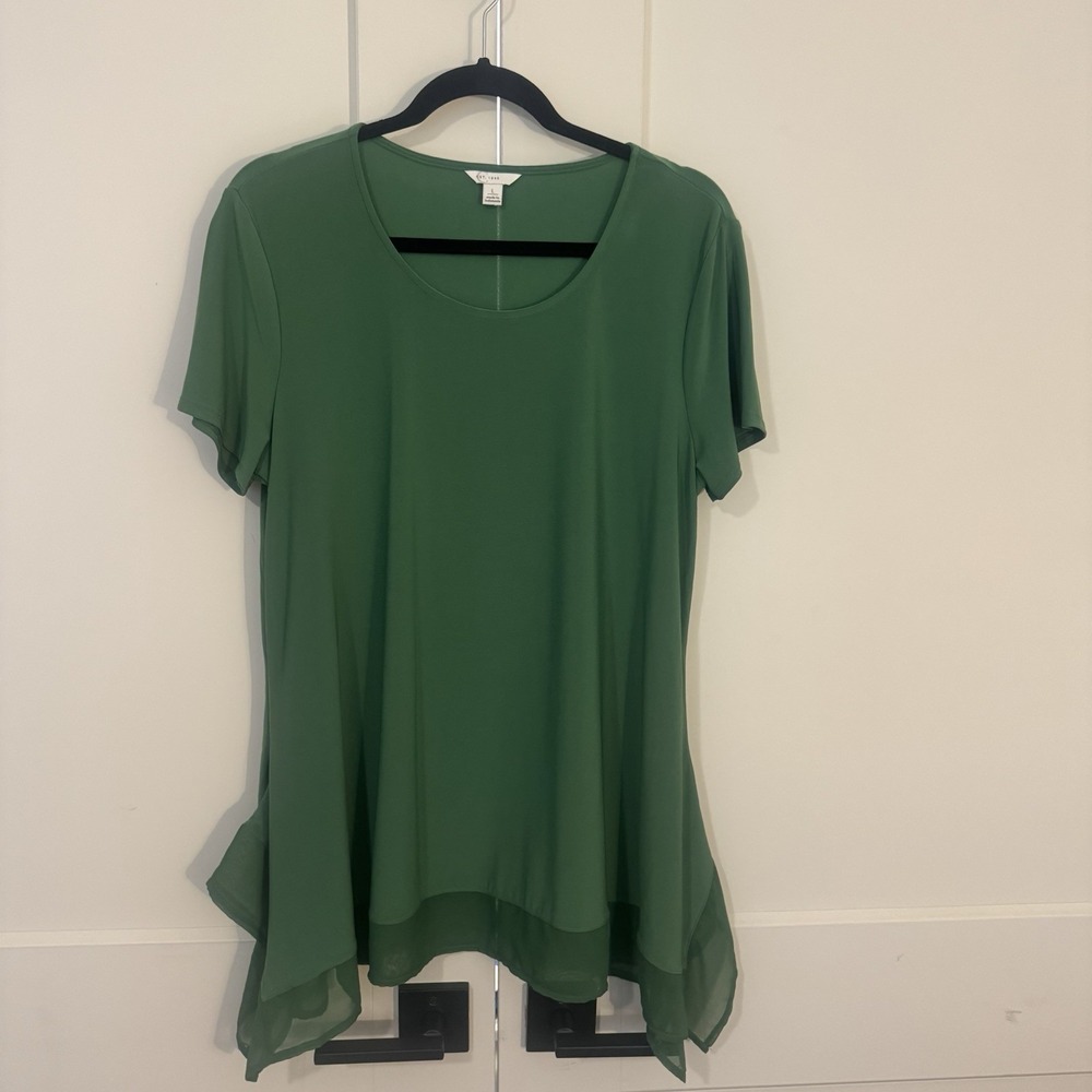 Cato Women's Green Lightweight Ruffle Bottom Handkerchief Top Size L